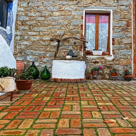 B&B Corte San Lussorio Олиена Екстериор снимка