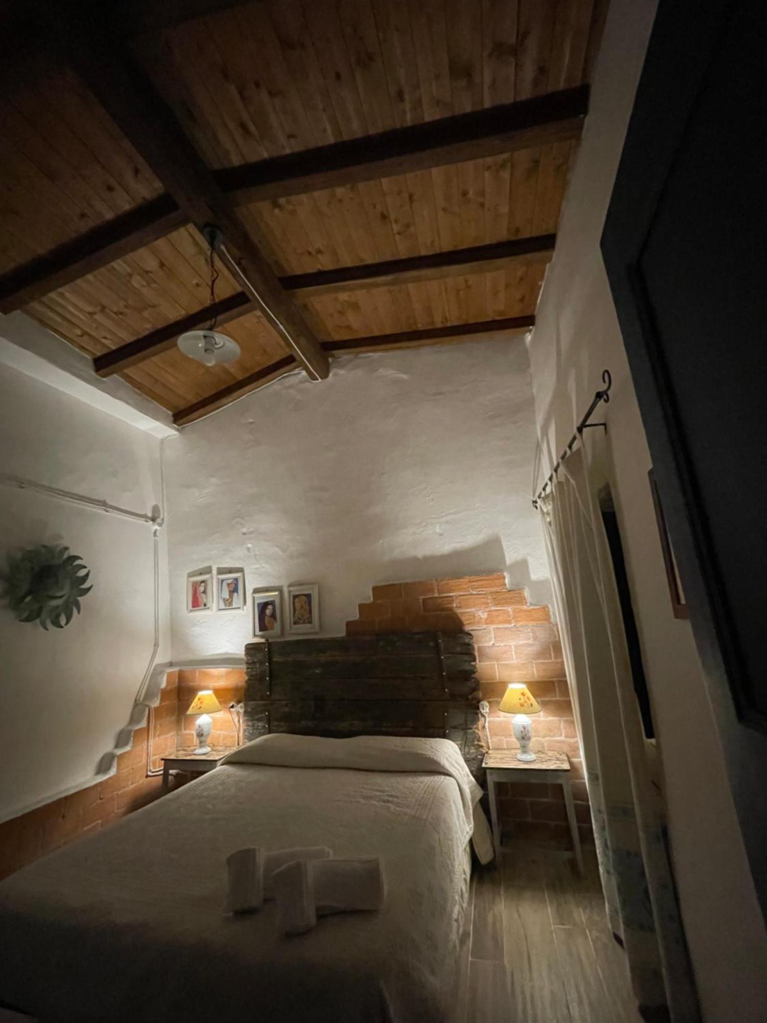 B&B Corte San Lussorio Олиена Екстериор снимка