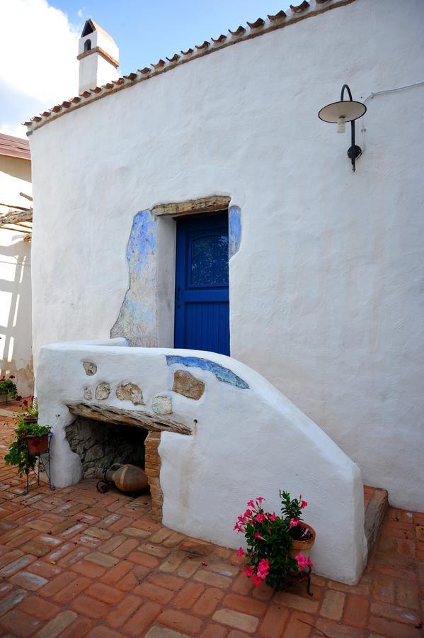 B&B Corte San Lussorio Олиена Екстериор снимка