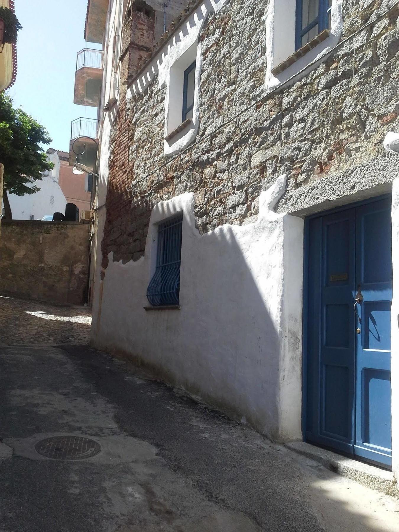 B&B Corte San Lussorio Олиена Екстериор снимка