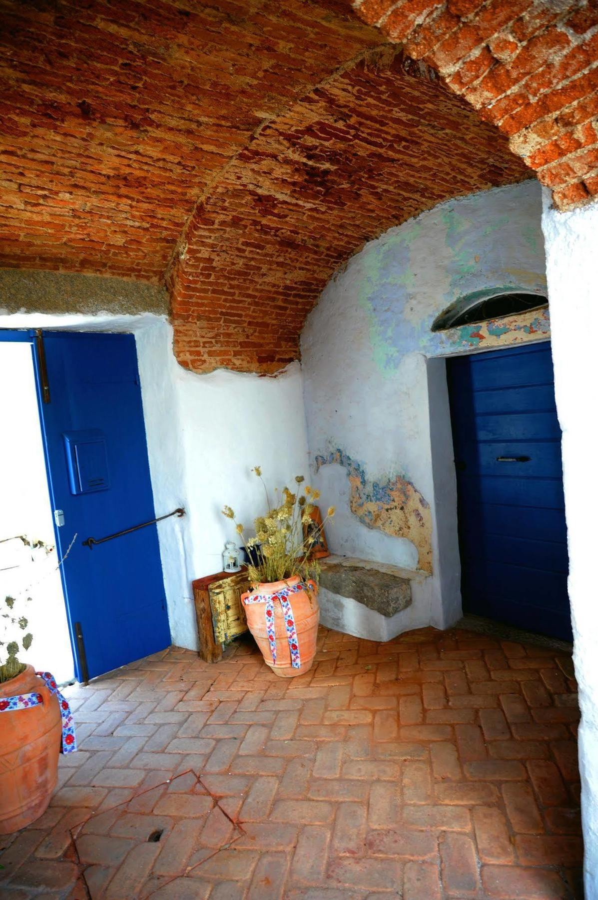 B&B Corte San Lussorio Олиена Екстериор снимка