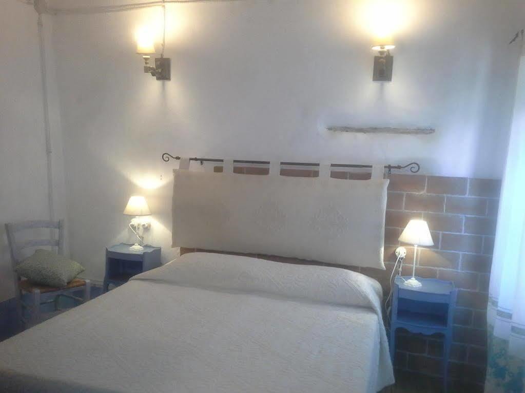 B&B Corte San Lussorio Олиена Екстериор снимка