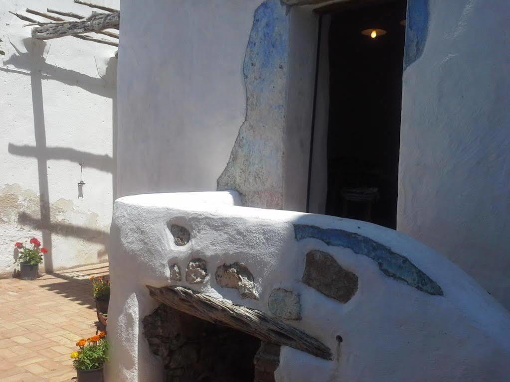 B&B Corte San Lussorio Олиена Екстериор снимка